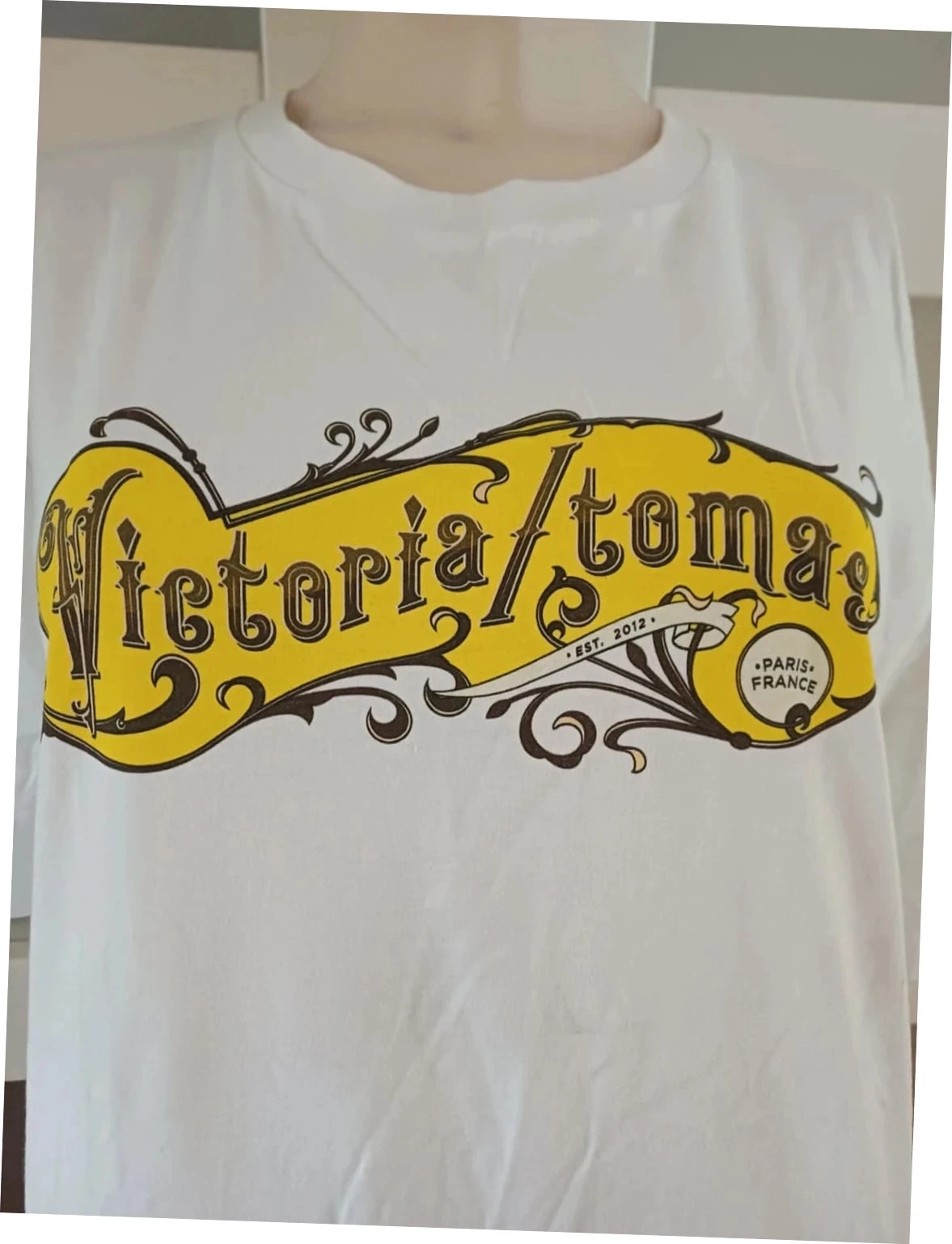Camiseta branca gráfica de designer Victoria/Tomas - Nova - Tamanho 34 (XS) – photo 2